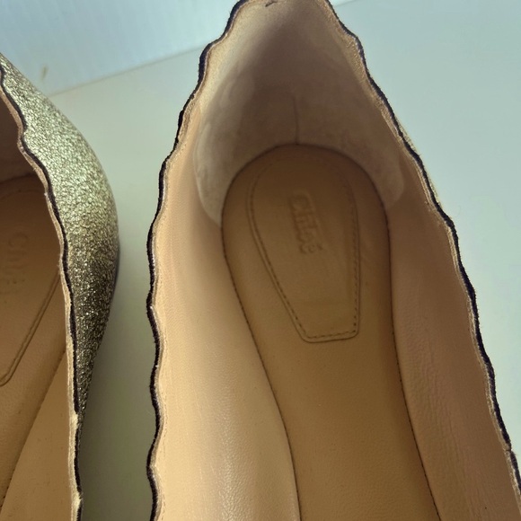 Chloé - Lauren Scalloped Leather Ballet Flats - Gold Sparkle - Picture 5 of 10